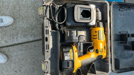 Dewalt VSR Hammerdrill DW996