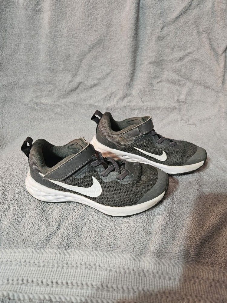 KIDS NIKE RUNNING SHOES