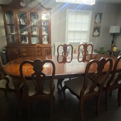 Table With 8 Chairs And Gabinet