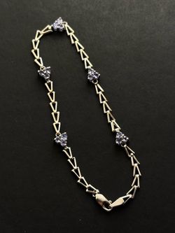 10k White Gold Purple Stone V-Link Bracelet 7.5 Inch