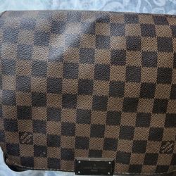 Louis Vuitton Messenger Bag