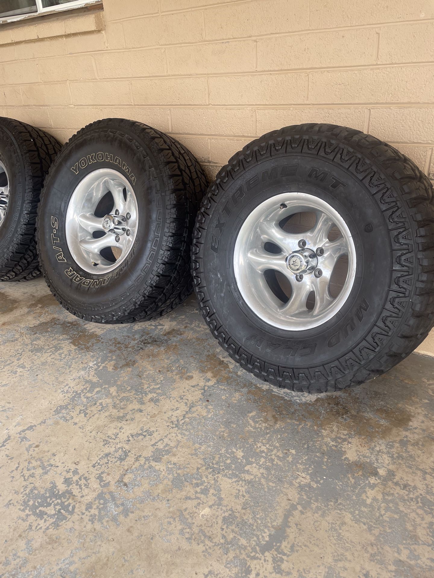 American Racing AR136 Jeep Wheels And Tires 15x8