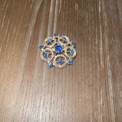 Unbranded Gold Pin