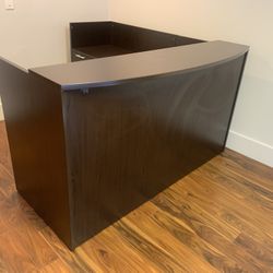 Reception Desk L Shape With Drawers 6’x6’ 