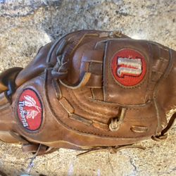 Nokona Softball Baseball Glove