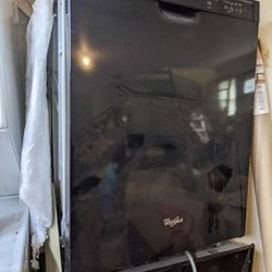 Whirlpool Dishwasher - Black
