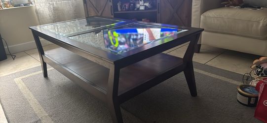Cocktail table