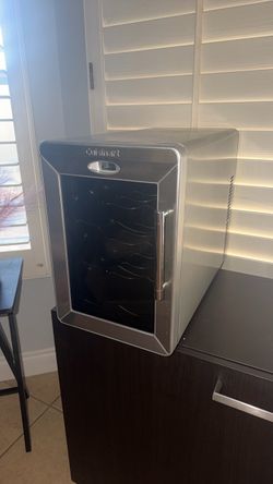 Cuisinart 6 bottle Wine Fridge