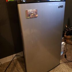 Magic Chef Mini Fridge