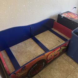 Toddler Bed W/storage Bin