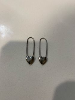 🩶Pierced Heart Earrings🩶