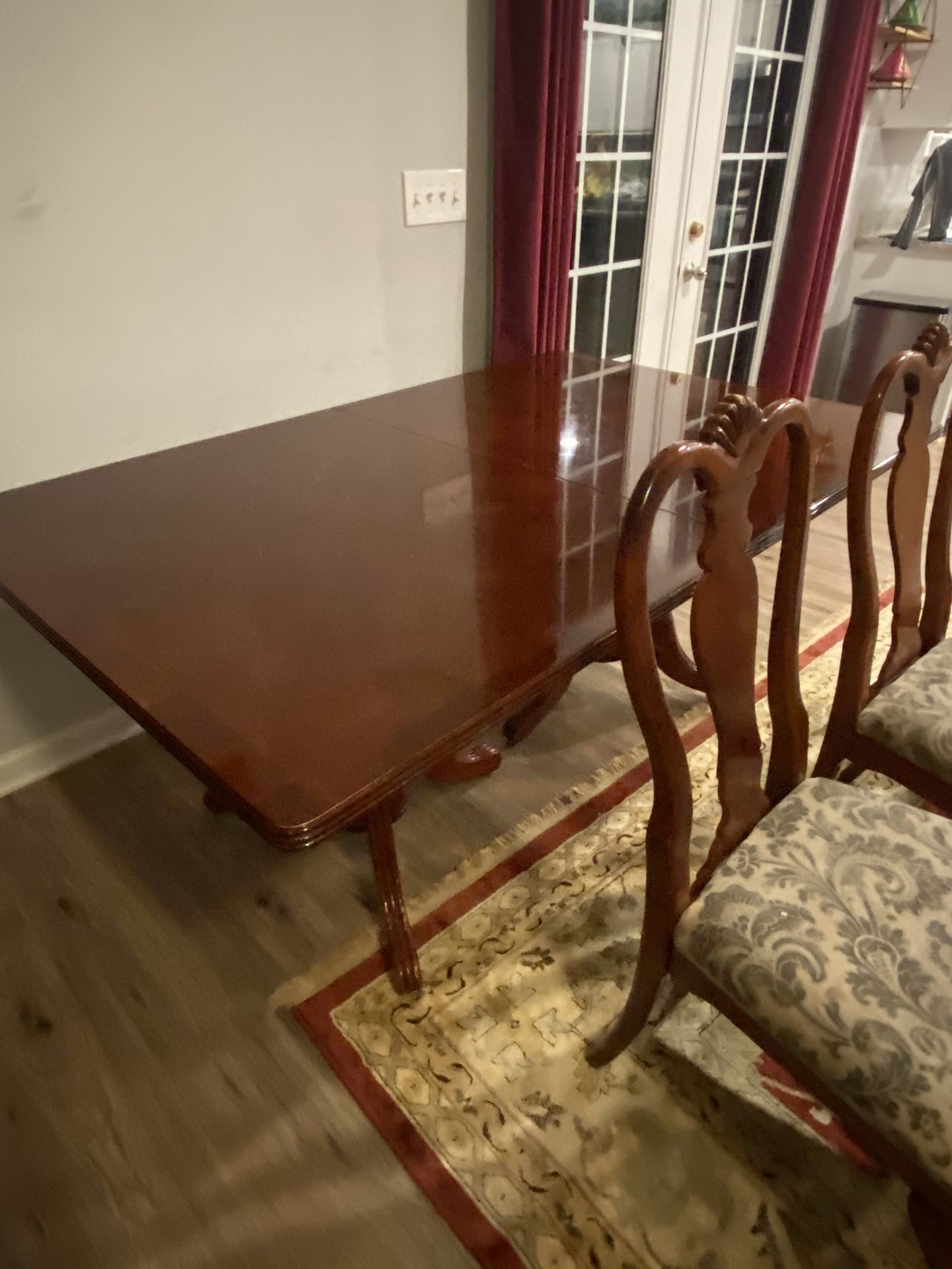 Dinning Table With 6 Chairs And Extension
