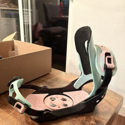 Medium Switchback Blow Snowboard Bindings