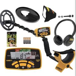 New Garrett ACE 300 Metal Detector W/Accesories