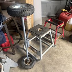 Dirt Bike (stands)