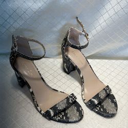 Essex Lane Leather Snake-Skin Print Ankle Strap Sandals Size 6