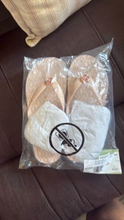 My ballet pink flip flops
