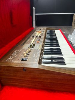 Casio - Casiotone 405 49-Key Polyphonic Synthesizer