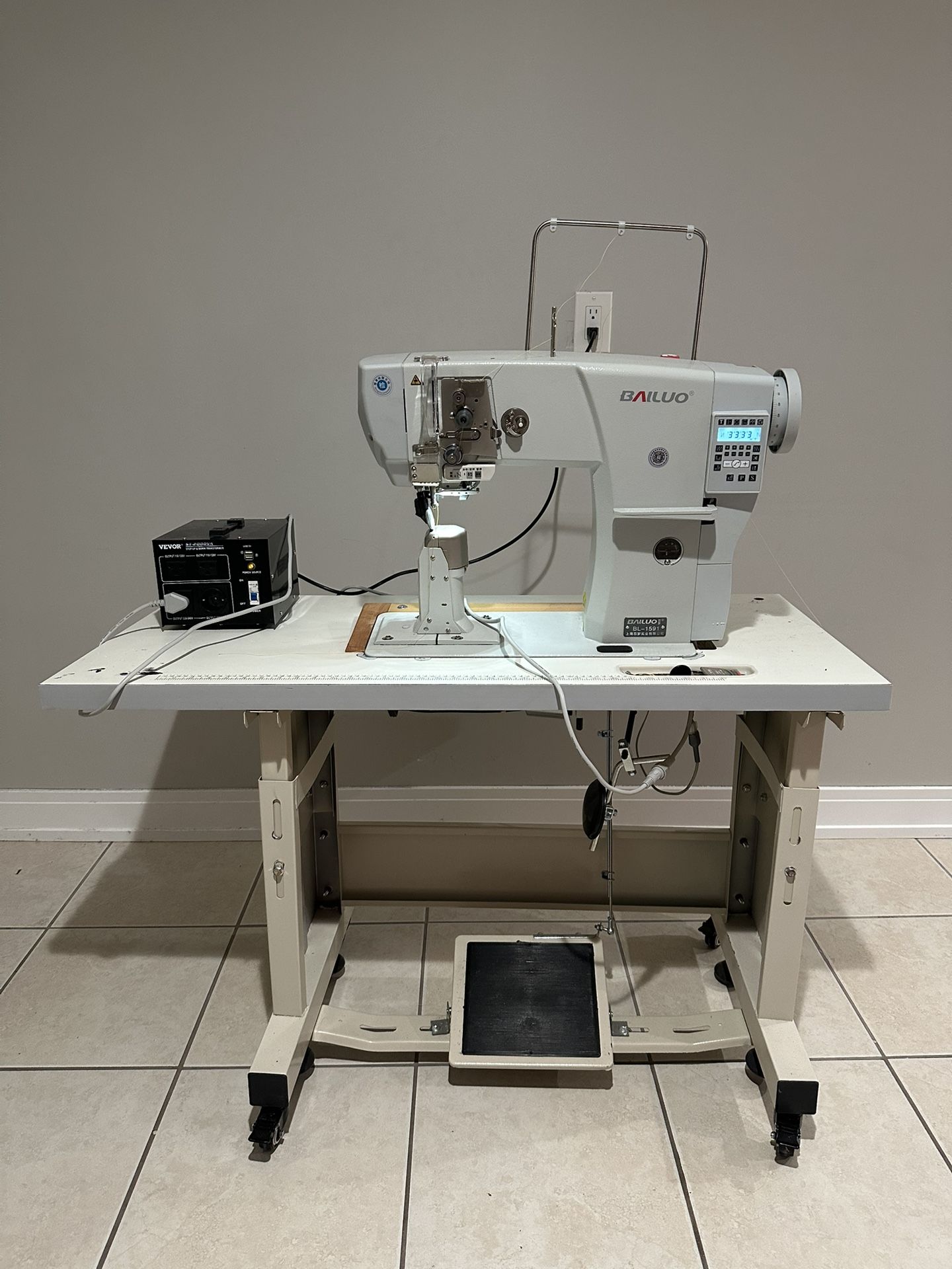 Heavy-Duty BAILUO-571 Single Needle Post Bed Industrial Sewing Machine