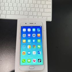 OPPO A57, unlocked and suitable for all carriers. Dual SIM card function. Gold color. 
