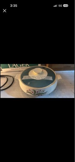Homer Laughlin Eggshell Cavalier Covered Casserole Dish