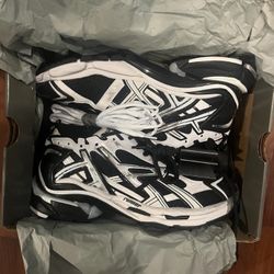 Balenciaga Runners Black/White