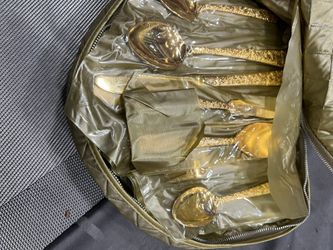 Cellini Romanesque Gold Set