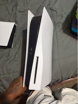 PS5 DISC VERSION 300$