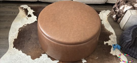 Coffee table/storage ottoman