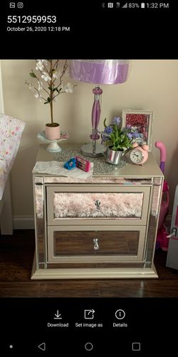 Dresser with one end table