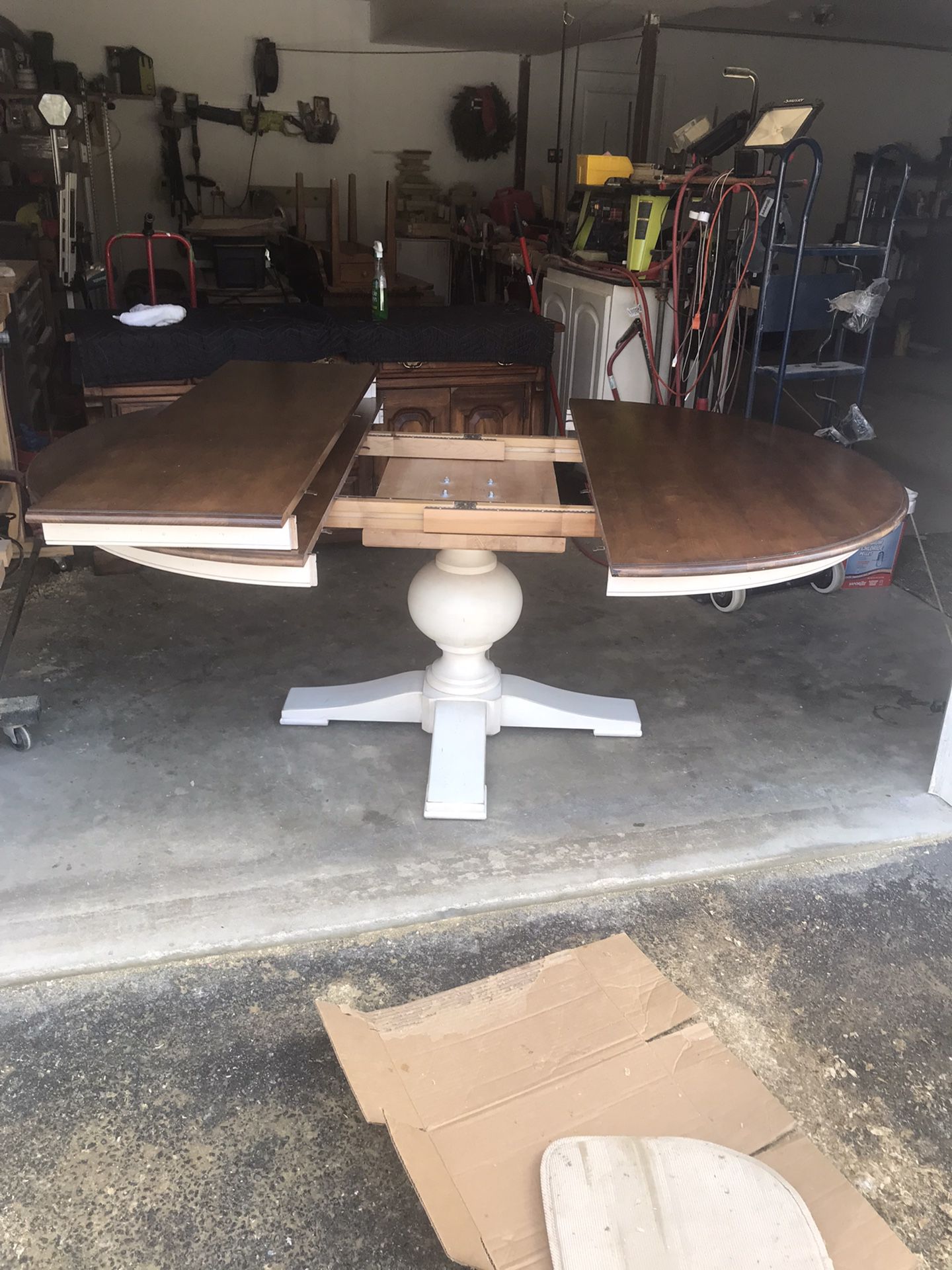 Ethan Allen farmhouse pedestal table