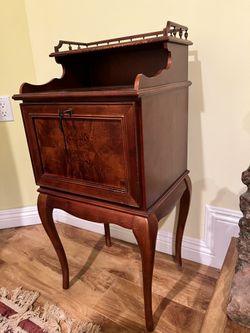 Small Stand With Storage