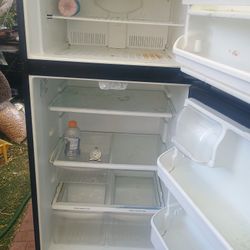 Refrigerator All Working Good Condition Only $225