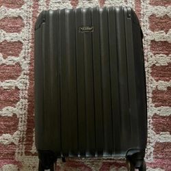 Ricardo Travel Suitcase (Minor Handle Issue)