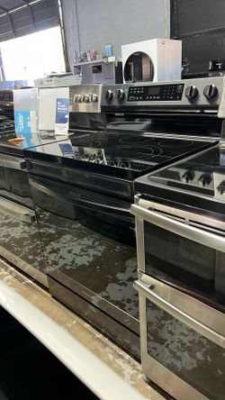 Samsung Electric Stove 30” Wide 5-elements (6.3cu.ft.) Smart Electric Single Oven