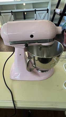 KitchenAid Artisan Pink 5 Qt Stand Mixer w/ Bowl & Attachments (MODEL KSM150PSPK)
