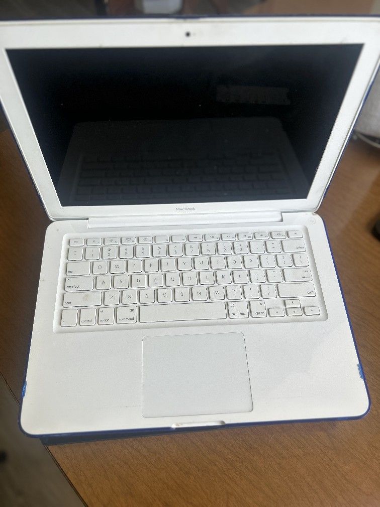 Apple Macbook A1342 13.3"Intel
Mini DP DVD Late 2009