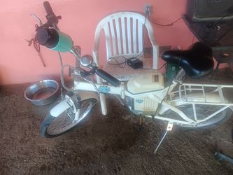 Bisiquelta eletrika tiene kargador
