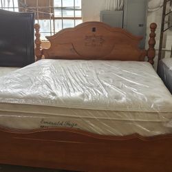Pillow Top King Size Mattress And Box Spring With Bed frame 🚚 Free Delivery 🚚