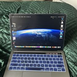 💻 MacBook Pro 13” (2020, M1 Chip, 8GB RAM, 245GB SSD) - $600