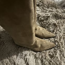 Beautiful Zara Boots Suede Tan Size 5 1/2