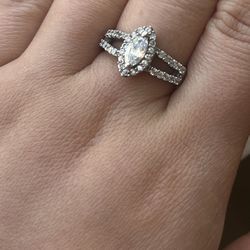 Marquise Cocktail / Engagement Ring 