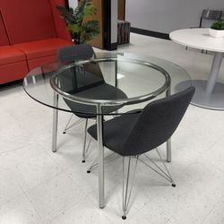 Modern Glass Table with 2 Chairs – Excellent Condition!