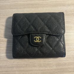 Chanel Flap Compact Wallet ( Quilted Caviar Gold-Tone Black)