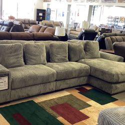 Lindyn 3pc Sectional with Chaise