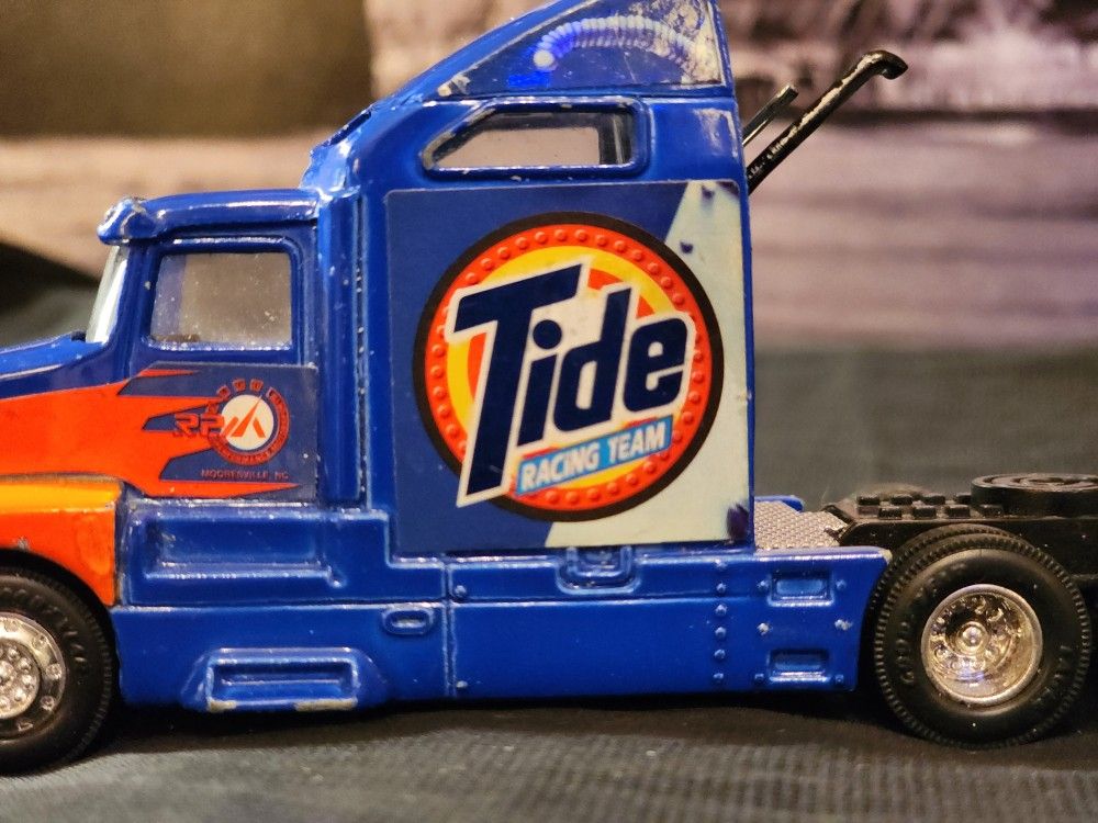 Hot Wheels 1988 Vintage TIDE Metal Truck With Real Rubber Tires