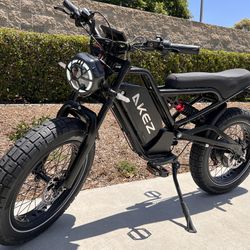 New - 52Volt/1500W Electric Dirt Bike Style E-Bike, 25ah Battery, 40mph 