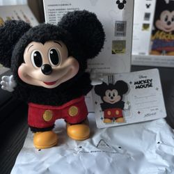 Pop Mart Mickey Family Cute Together Keychain (Mickey Mouse)