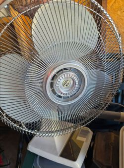 Vintage Oscillating Desk Fan - Works Great!