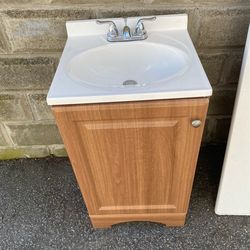 Complete sink for sale.